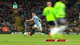福登一路盘带狂飙突进 卡迪夫悍将无奈犯规染黄