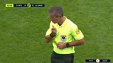 第52分钟洛里昂球员阿贝热尔黄牌