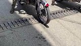 防逆行倒刺装置，这个真有必要吗
