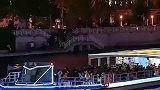 你会遇到一个会把迟到的爱全部补偿给你,他会很爱你而且只爱你