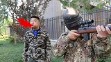 猪队友出奇招做防弹头盔，三级头抹油真的能防弹？心疼你的队友！