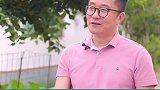 大姨面对甜言蜜语不为所动，大爷需要一个结实点的头盔了。