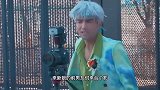 来，新娘的前男友们一起来合影