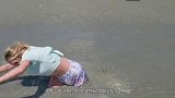 流沙威力究竟有多恐怖？牛人自制流沙池，陷入之后实在太无助！
