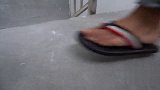 俩二货小偷大夏天偷穿羽绒服，主人发现后靠下象棋智擒小偷！