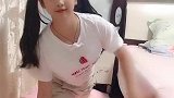 女孩子的柔韧性是天生的