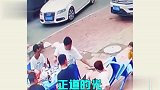 “父慈子孝”名场面，你们的操作真是爸爸的大孝子