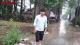 小飞爸不同意莎莎的婚事，找龙龙帮忙说说，龙龙该咋办？