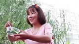 小伙相亲，带两美女吃转转餐厅，这是什么意思?全程太搞笑了