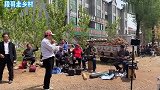 沂蒙山老哥一首《红星叫我去战斗》，唱的情真意切，让人激情澎湃