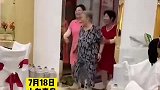 姥姥：我不要面子的啊…#神操作 #惊不惊喜 #笑哭 #尴尬