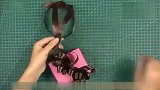 爱上DIY-20120306-如何在礼品盒上扎漂亮的丝带花