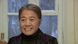 东海风跟边凤梅商量，要把婚事拖一拖，不料边凤梅说不结也没问题