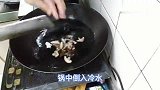 分分钟做好的香菇炒青菜色泽碧绿、青菜脆嫩、香菇软烂