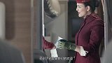 为啥空姐都拉着行李箱？里面究竟是啥东西？看完明白了