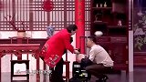 贾冰的小品太逗了，他把歌词说出来后，我就唱了起来