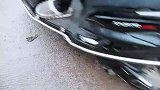 男子发现路边的石墩子上被人装上暗器