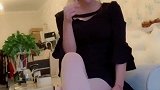 黑色紧身裙搭配肉色丝袜，优雅又迷人的女人最懂得时尚！
