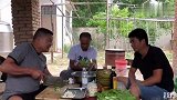 农村二哥减肥午餐，小青菜打底，油泼大碗烩面，暂定以后不吃肉了