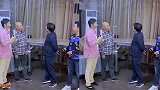 经典搭档陈佩斯和朱时茂同框，回忆过去现场笑声一片
