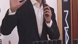伍嘉成的唱功非常棒，也很有自信