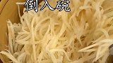 土豆这样做，大人小孩抢着吃