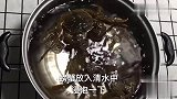 蒸螃蟹时，直接上锅蒸是错的！多加一步，螃蟹不流黄，也不掉腿