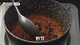 飘香铁板牛仔骨滋滋作响，味觉与听觉的双重享受