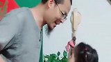 爸爸一回家，两个小情人就挨个过来检查，一个比一个精！