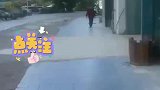临时买不到衣服，不觉得丢人