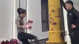 教练本想撩下女学员，想不到她更是功夫了得，这也不敢娶回家啊