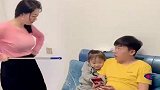 别人家的小棉袄都保暖，就大哥家的小棉袄漏风，差一步又要挨揍了
