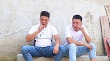 后妈惹事让大博在庄里抬不起头，张虎想歪招，找有钱老头拉呱后妈
