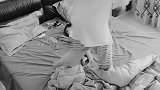 监控视频下拍下女人心酸的一幕