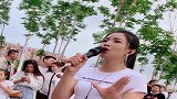 民间女歌手一首《拉萨夜雨》，一开口就震撼了，好听极了！