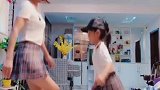 第一次和宝贝尝试跳踢脚舞，还算默契