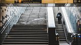 您还不知道扶梯礼仪？可是当你知道的时候，这个礼仪可能是错的！
