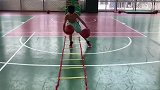 篮球-18年-篮球场上的灵魂舞者 9岁少年何松涛上演蝴蝶穿花-花絮