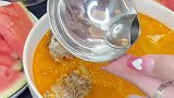 老公买回来的一款勺子，能把油和汤轻松分离