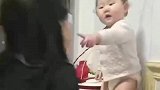 萌娃淘气家长训，脸上写满桀骜不驯