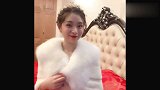 你不会知道，新娘美丽的外表下藏着什么，拉开衣服那一刻真相了！