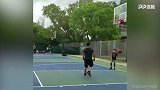 秀儿是你吗？小哥花式操作后转身跳投 你看这去走步了吗？
