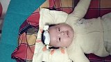 哥哥对小宝做了啥把宝妈笑坏了