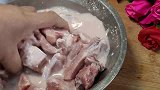 好吃不上火“广式蒸排骨”做法，滑嫩脱骨，原汁原味，3斤不够吃