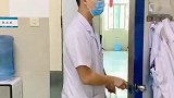 之前出院的一位患者，刚送来自家种的杨梅跟土鸡蛋，我给她Q不肯要，土鸡蛋我叫她带回去卖，我深知每个家庭赚Q的不易