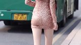 这么好看的小姐姐也会坐公交吗？