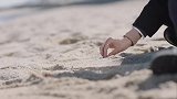 韩剧泡泡糖：青梅竹马变情侣，连深情的时候都带着搞笑！
