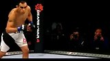 UFC轻量级冠军托尼“夜魔”弗格森精彩瞬间集锦