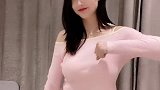 小猫咪也不知道她会掉毛 她只想蹭你 我也不知道我会烦你 我只是很想你
