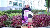 学生打饭转转盘，不料学生转出谢谢惠顾，太好玩了